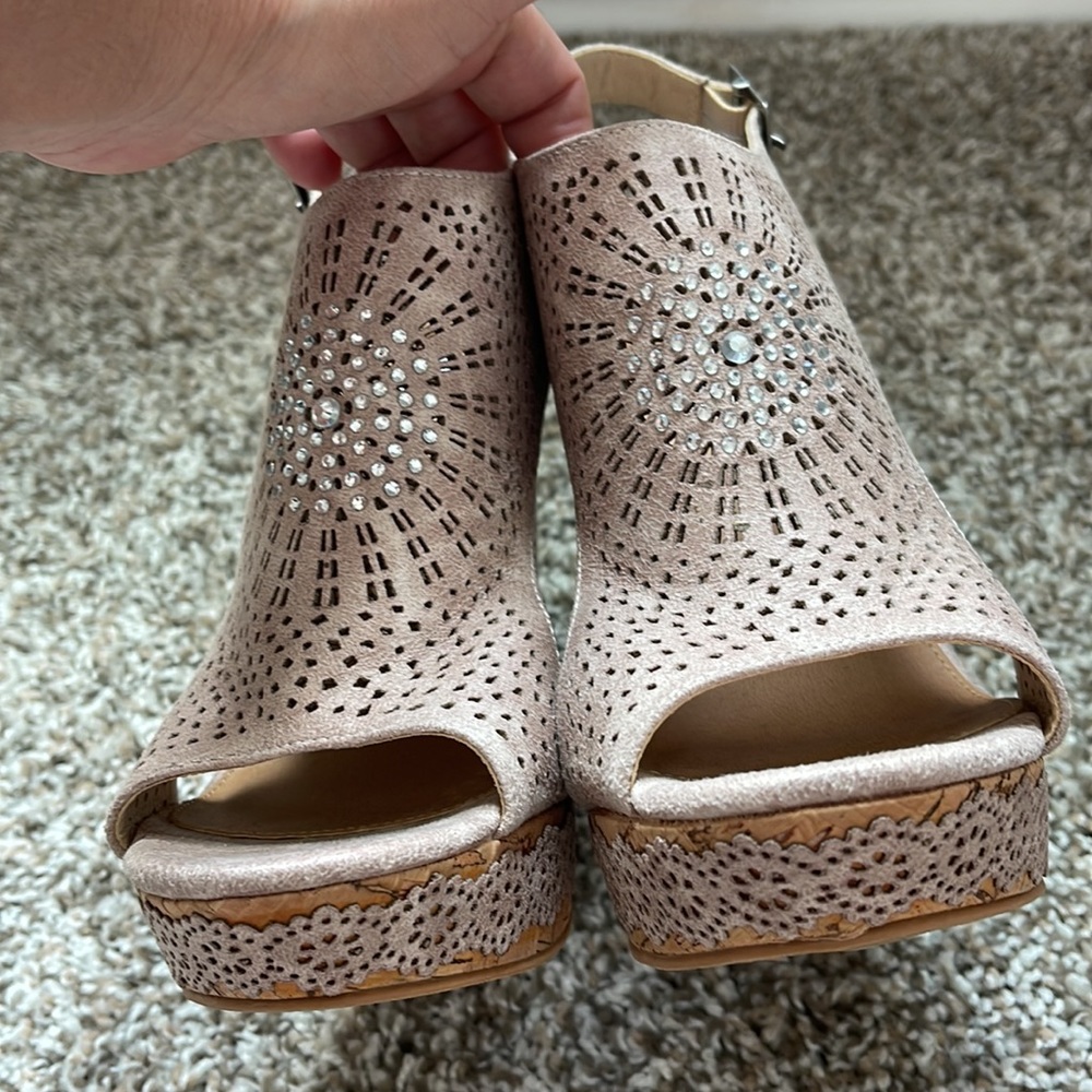 Not rated wedges size 7.5 size great condition never worn - Picture 11 of 12